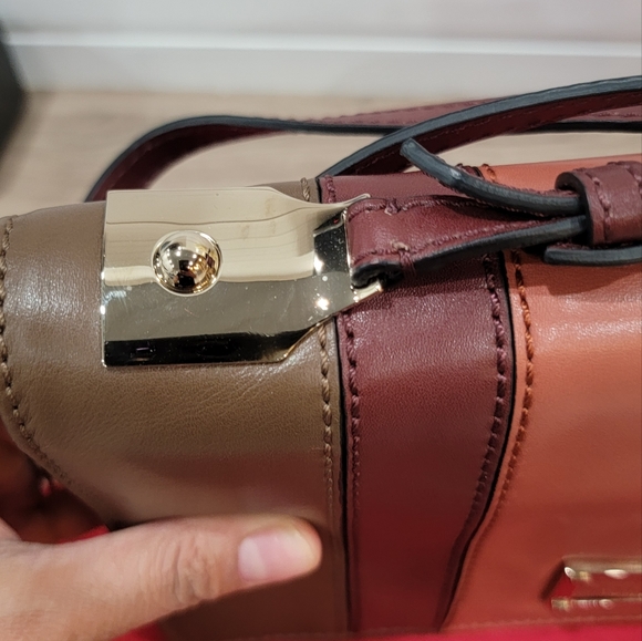 Bags - Picture 4 of 16